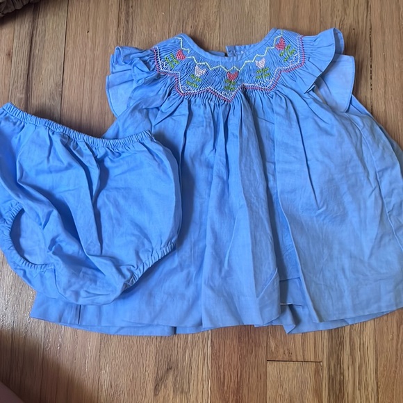Beautiful hand sewn dress and bloomers from France for three month old - Picture 1 of 4